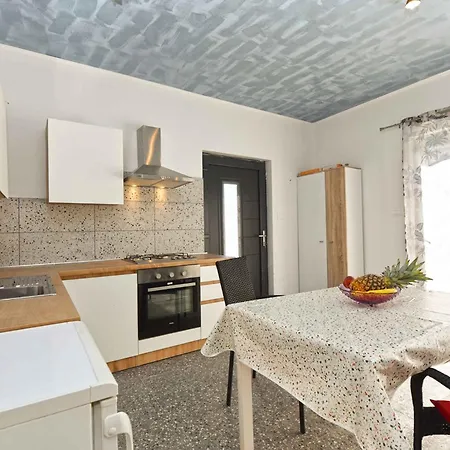 With Pool In Valbandon-istrien 51190 Apartment *