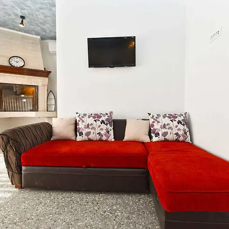 Apartment With Pool In Valbandon-istrien 51190