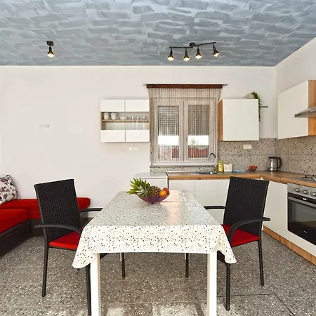 With Pool In Valbandon-istrien 51190 Apartment