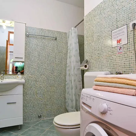 With Pool In Valbandon-istrien 51190 Apartment *